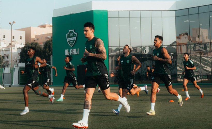 الأهلي السعودي يفتقد أربعة نجوم قبل مواجهة شباب الأهلي في دوري أبطال آسيا