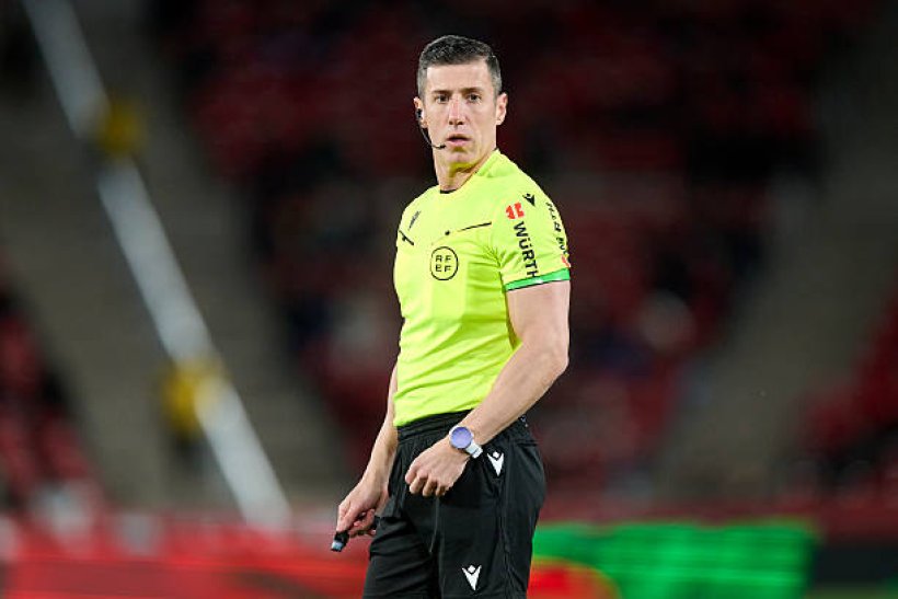 برشلونة والحكم سوتو جرادو: جدل حول التعيينات المثيرة على الساحة الإسبانية