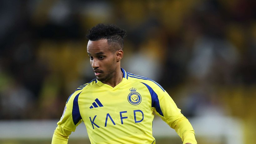 النصر في انتظار قرار عبدالرحمن غريب: غموض حول مستقبل اللاعب مع النادي