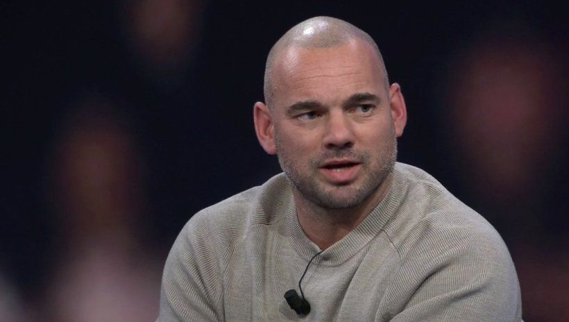 شنايدر ينتقد أوتامندي: ميسي هو بطل العالم وليس أنت