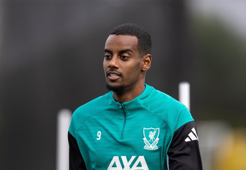 ألكسندر إيساك يستعد للعودة إلى ليفربول في نهاية مارس بعد تعافيه من الإصابة