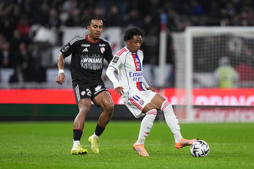 برشلونة يستهدف ضم الماليك فوفانا من ليون لتعزيز صفوفه الشابة