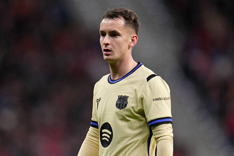 برشلونة يستعد للتخلي عن مارك كاسادو وسط اهتمام سعودي كبير