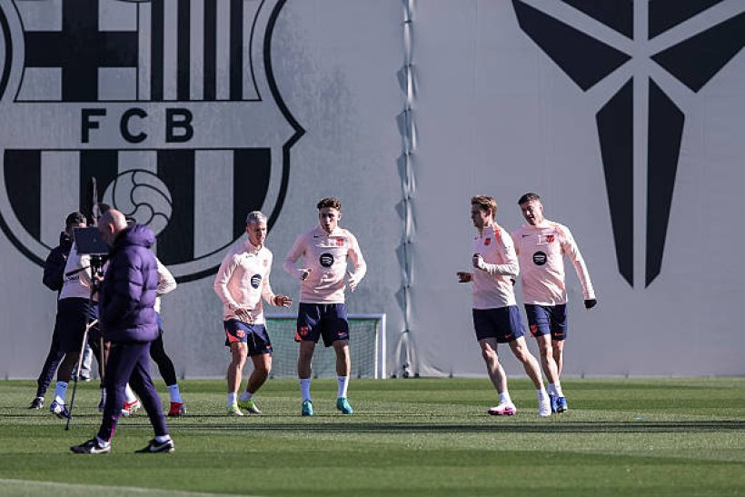 تدريب برشلونة يتأجل ساعة بسبب محاضرة فليك قبل مواجهة ليفانتي