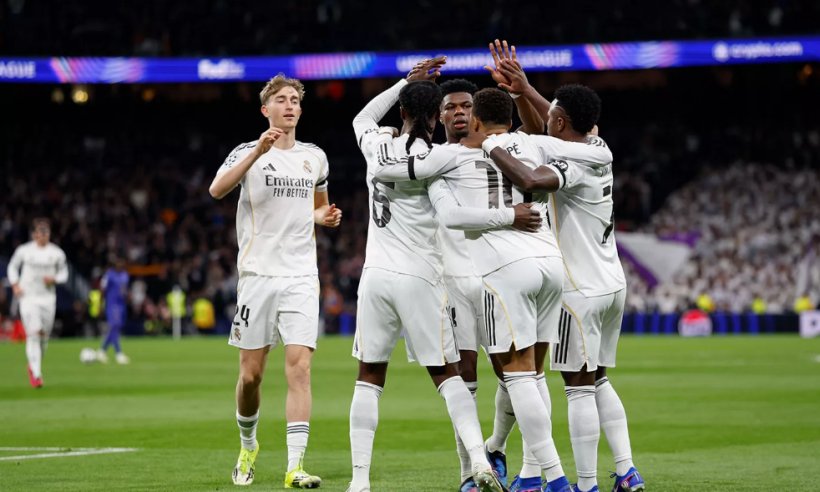 مانشستر يونايتد يستهدف إدواردو كامافينجا كبديل محتمل لكاسيميرو