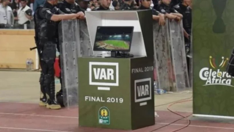 الكاف يُعيد تشكيل المنافسات بتطبيق VAR في ربع النهائي لدوري أبطال إفريقيا وكأس الكونفدرالية