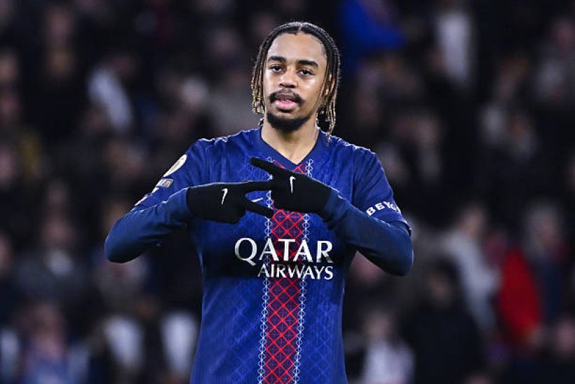 أرسنال يسعى لضم برادلي باركولا من باريس سان جيرمان لتعزيز صفوفه الهجومية