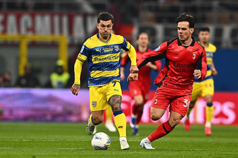 بارما يُحقق انتصاراً دراماتيكياً ضد ميلان في الدوري الإيطالي