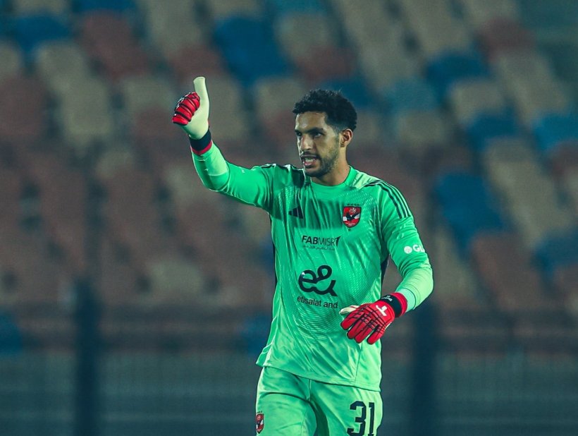 الأهلي يعتمد على مصطفى شوبير حارساً أمام سموحة في قمة الدوري المصري