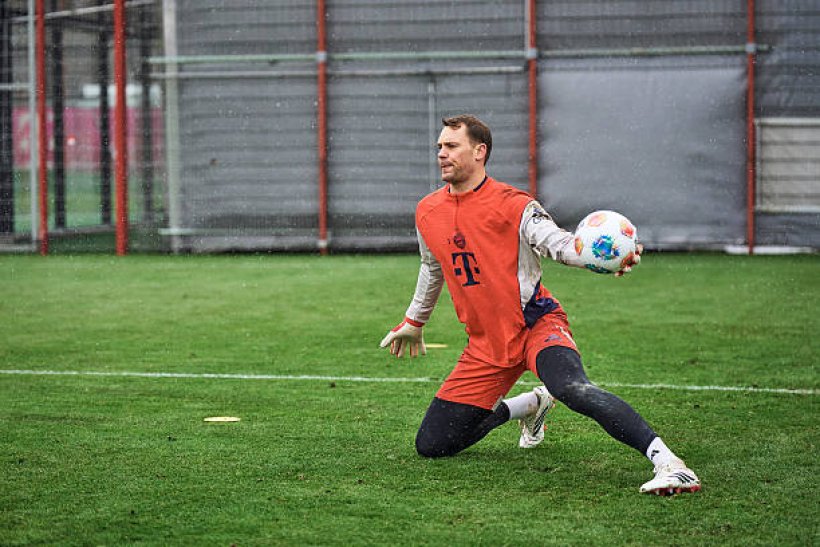 مانويل نوير يخطو خطوة جديدة نحو العودة مع بايرن ميونيخ