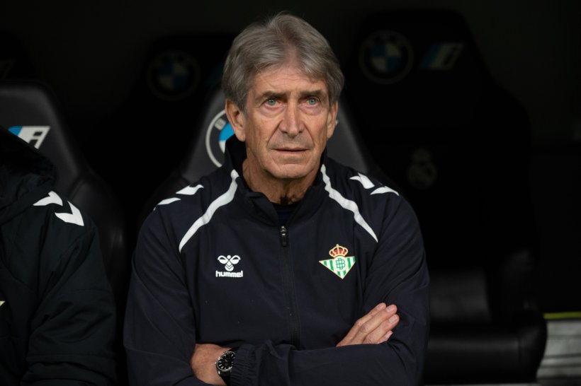 ريال بيتيس يتوج مانويل بيليجريني كأفضل مدرب في فبراير بالليغا