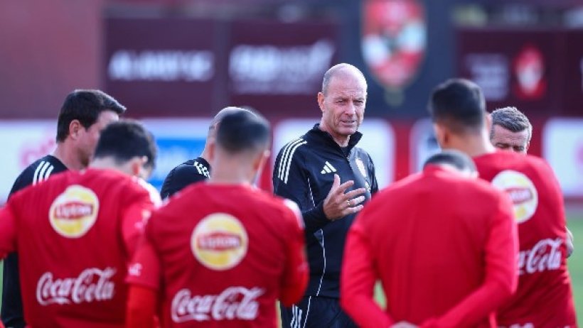 الأهلي يتطلع لتأكيد الصدارة في ثلاث مواجهات حاسمة بالدوري الممتاز