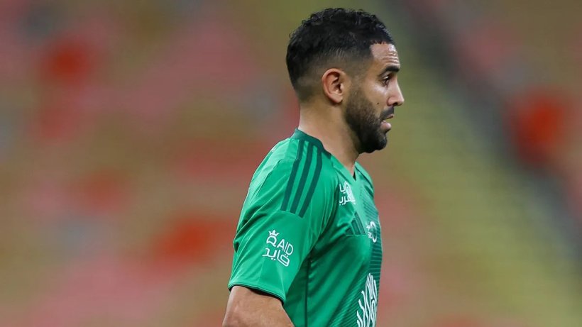 الأهلي السعودي يؤكد بقاء رياض محرز حتى 2027 رغم التكهنات