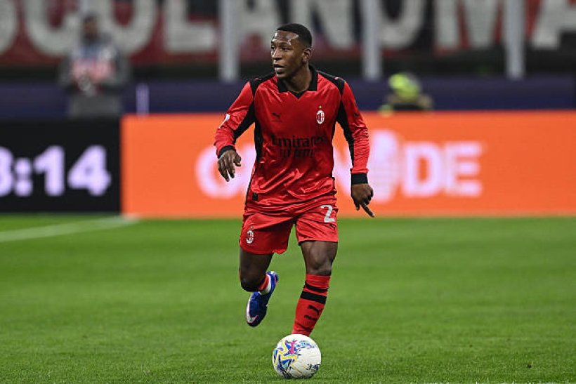 ميلان يدرس مستقبل إستوبينان بعد موسم مخيب للآمال