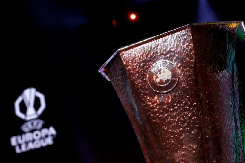 قرعة مثيرة لدور الـ16 في الدوري الأوروبي: عمالقة كرة القدم تتنافس على التأهل