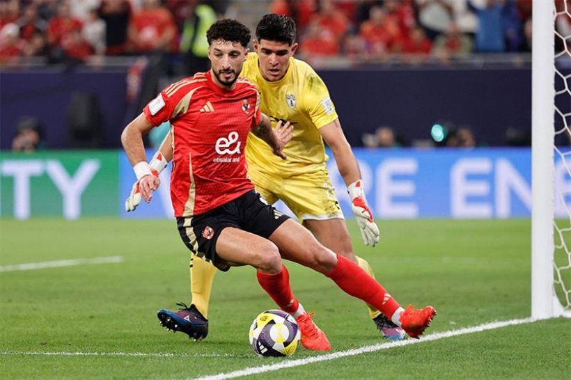 بيراميدز يُغازل نجم كولومبوس كرو وسام أبو علي بعرض مغرٍ