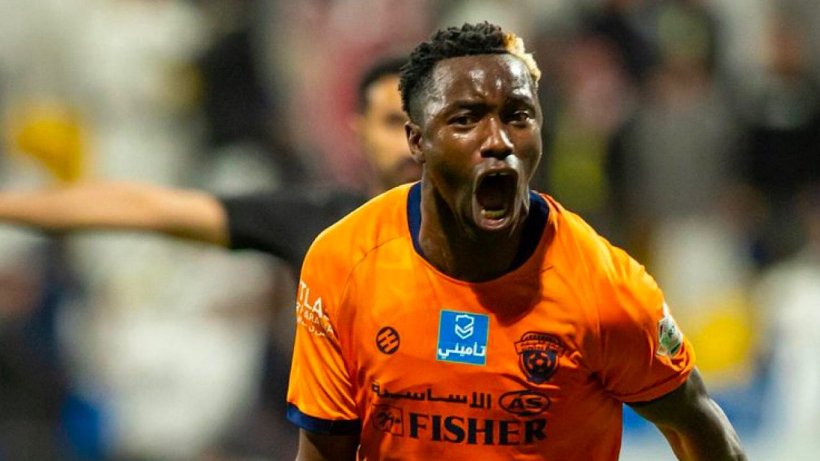 لانس يتصدر الصراع الأوروبي لضم نجم الفيحاء فاشون ساكالا