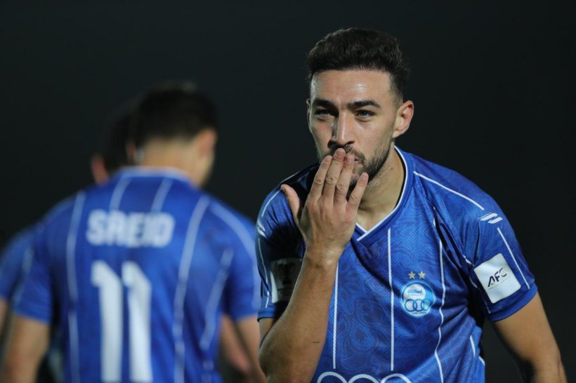 منير الحدادي ينقلب على التوترات ويغادر إيران بسلام إلى تركيا