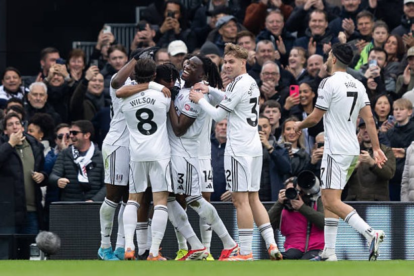 فولهام يقسو على توتنهام في معركة كرافن كوتيج بالدوري الإنجليزي