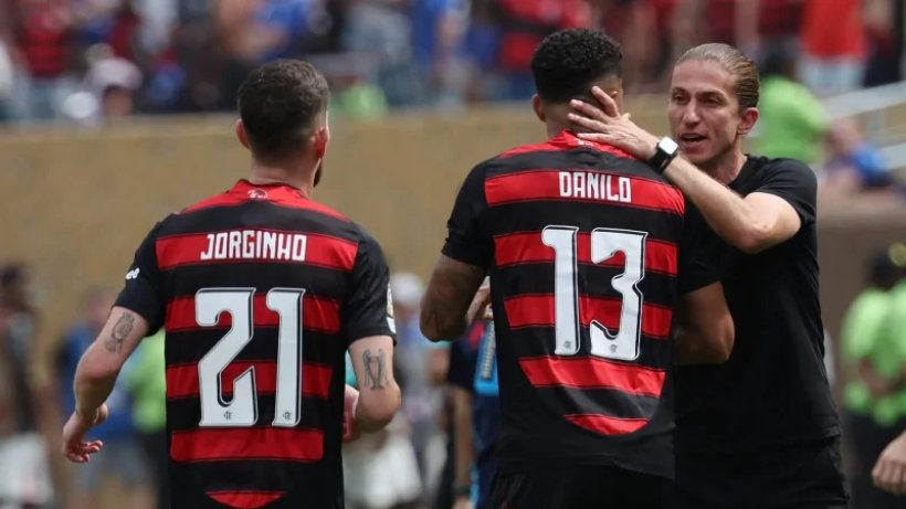 فلامنغو يُفاجئ الجميع بإقالة المدرب فيليبي لويس بعد تأهل مثير