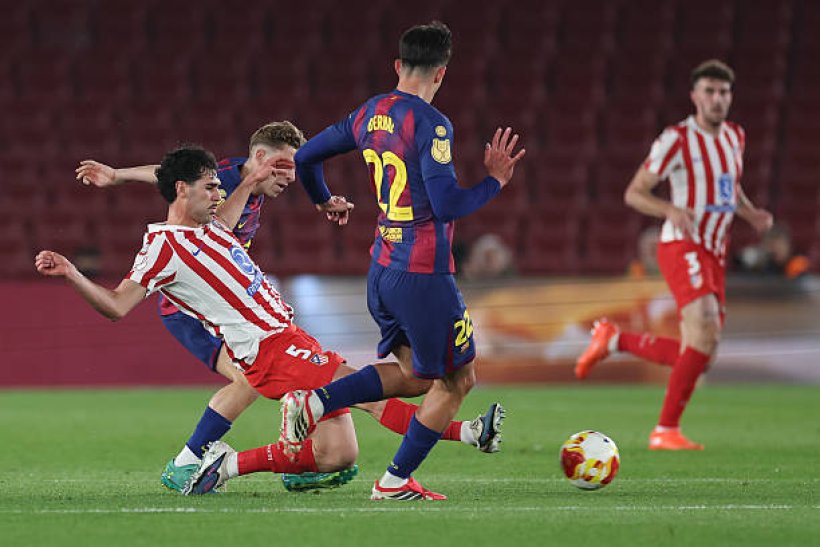 برشلونة يسقط أمام أتلتيكو مدريد رغم الفوز العريض في نصف نهائي كأس ملك إسبانيا