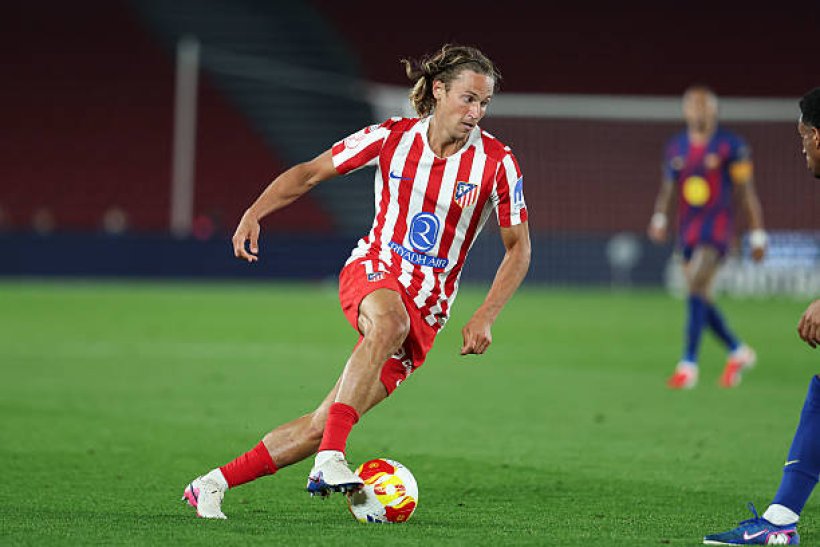 أتلتيكو مدريد يتجاوز برشلونة بفضل تألق لورنتي في كأس الملك