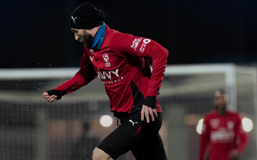 الهلال ينتظر قرار بنزيما قبل مواجهة النجمة في دوري روشن