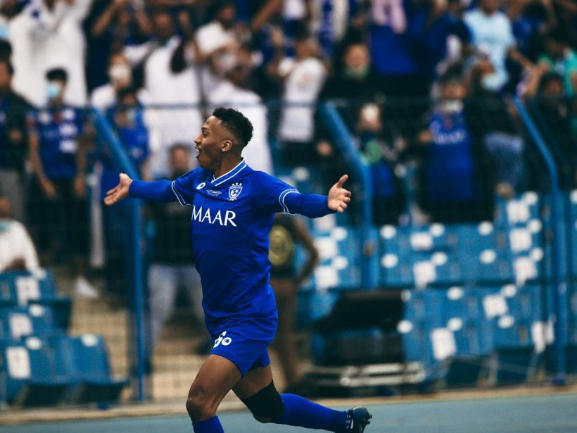 الهلال يترقب مشاركة ناصر الدوسري في مواجهة النجمة: تطورات جديدة