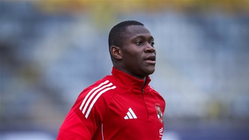 فالنسيا يبتعد عن صفقة أليو ديانج لاعب الأهلي المصري