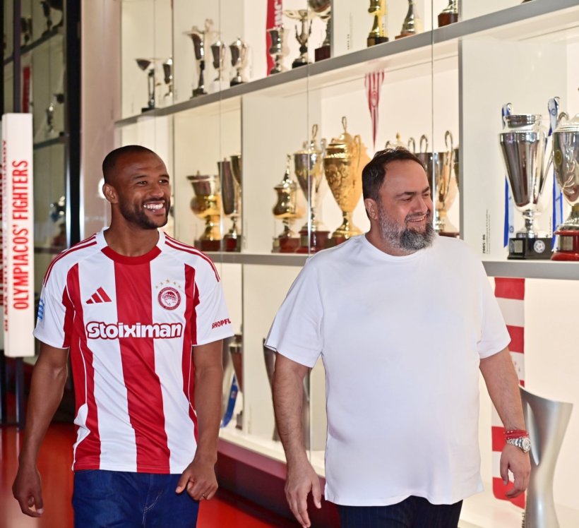 أولمبياكوس يخطو خطوة أخرى مع أيوب الكعبي بتجديد العقد