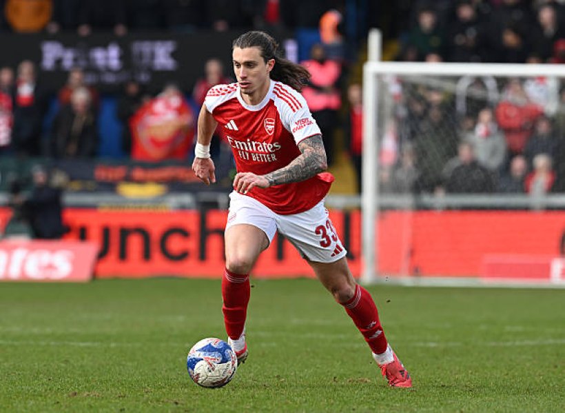 تشيلسي يستهدف ريكاردو كالافيوري وسط تراجع مشاركاته مع أرسنال