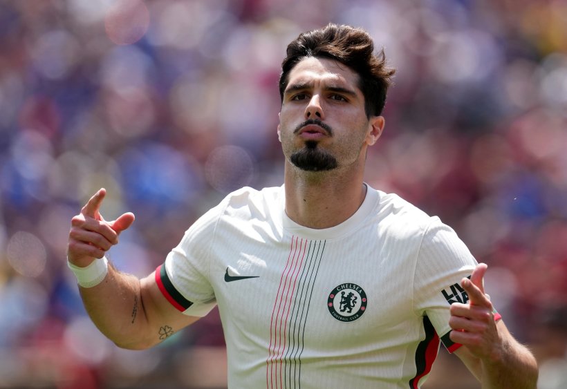 برشلونة يستهدف بيدرو نيتو لتعزيز صفوفه في الانتقالات القادمة