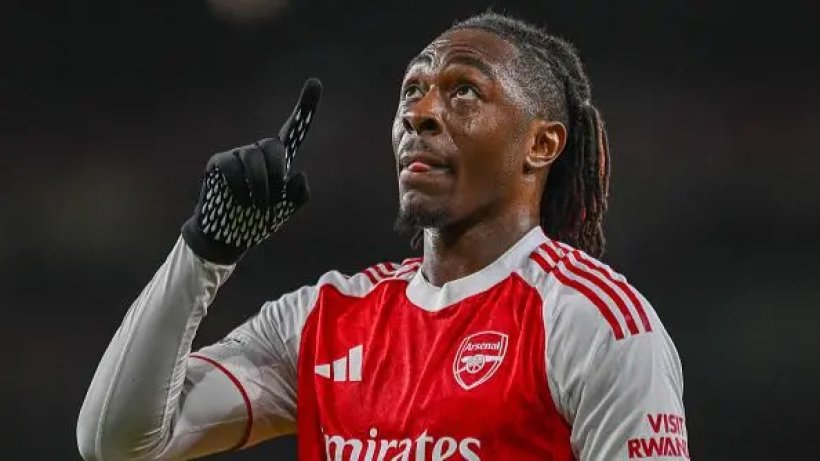 آرسنال يتجاوز ليفركوزن بفضل تألق إيزي ويتطلع للألقاب