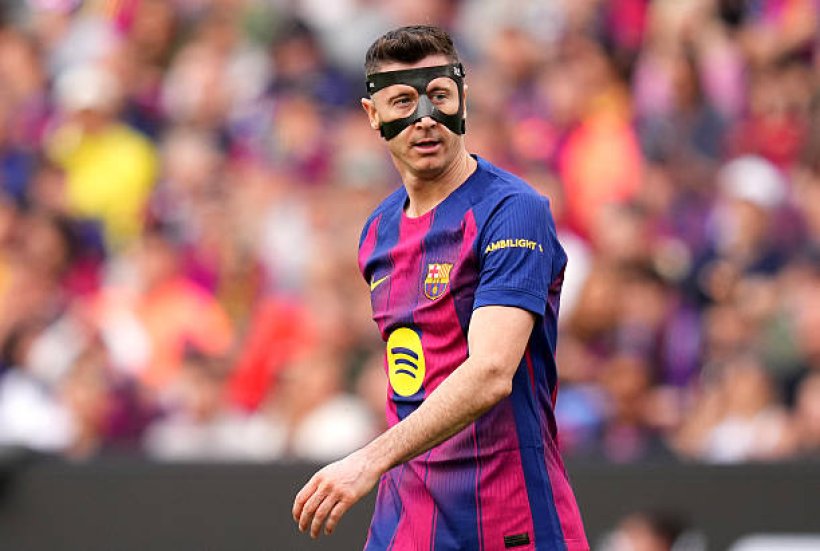 برشلونة يواجه تحدياً مصيرياً في تجديد عقد ليفاندوفسكي في ظل أرقامه الممتازة