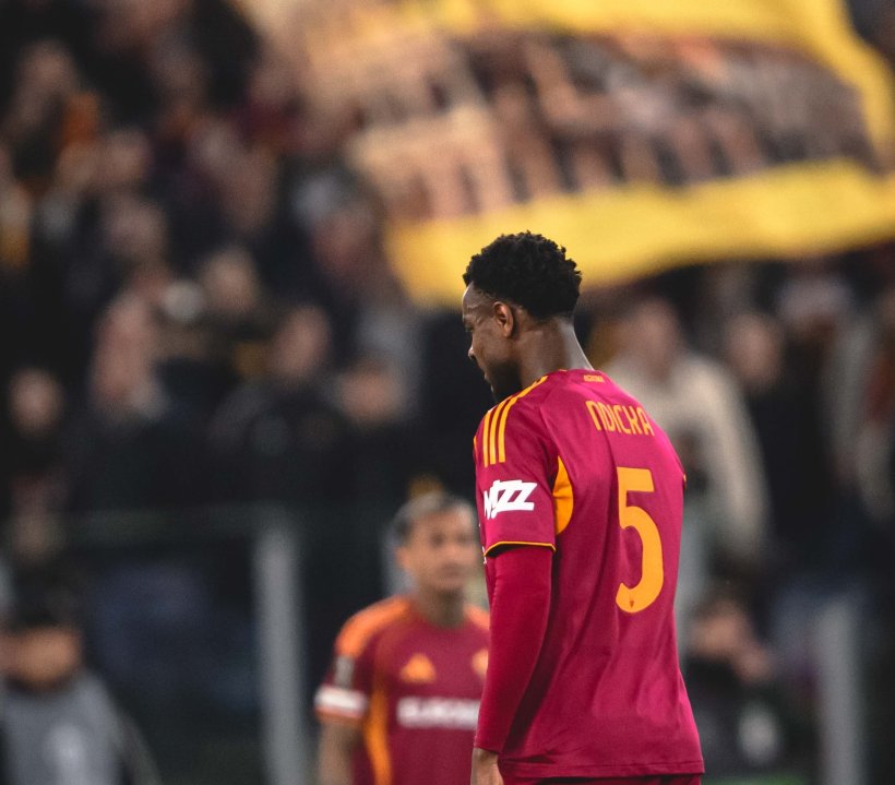 غضب جماهير روما بعد الإقصاء على يد بولونيا: دعوات لإعادة بناء الفريق