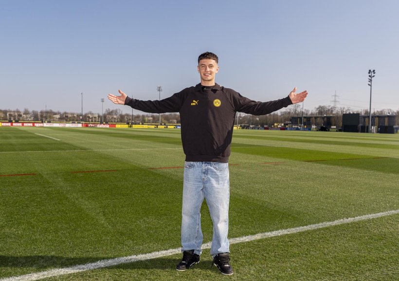 بوروسيا دورتموند يمدد آماله بتوقيع عقد احترافي مع المدافع الشاب لوكا ريجاني