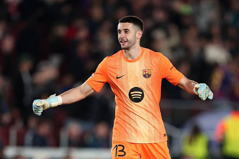 خوان جارسيا على أعتاب جائزة زامورا مع برشلونة: أرقام مدهشة وأداء رائع