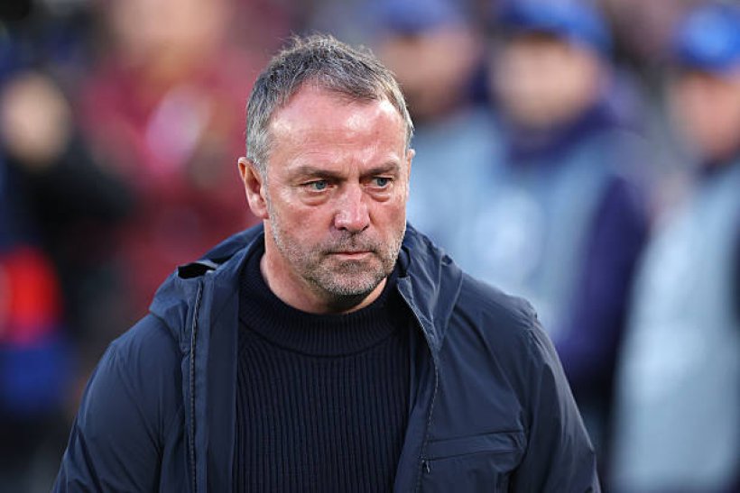 مستقبل هانز فليك مع برشلونة يتحدد في قمة حاسمة الشهر المقبل