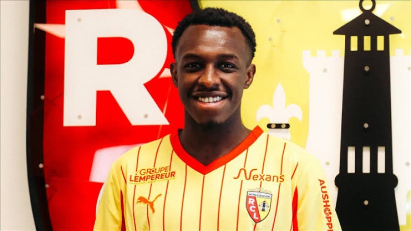 تألق سعود عبد الحميد: الحارس أحمد الكسار يتحدث عن تجربة الاحتراف وطموحات المنتخب السعودي