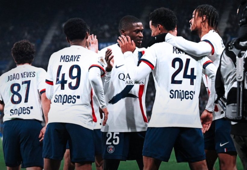 باريس سان جيرمان ولانس: تأجيل مباراة حاسم في الدوري الفرنسي