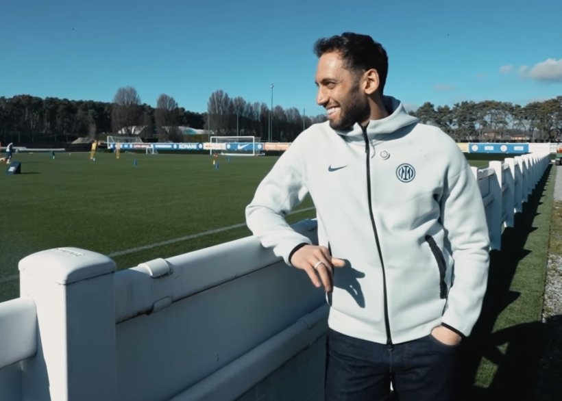 تشالهانوجلو يكشف تفاصيل انتقاله المثير إلى إنتر ميلان بعد رفض برشلونة ويوفنتوس