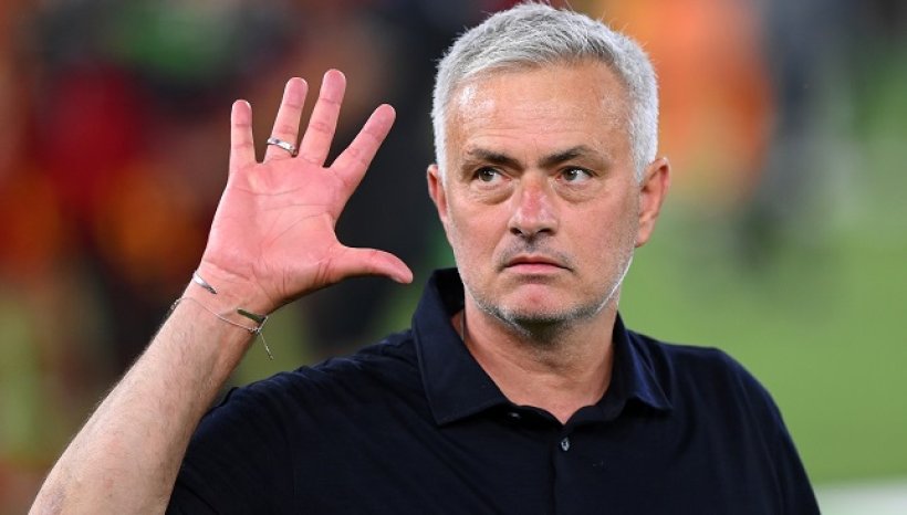 جوزيه مورينيو يُعلن تمسكه بمشروع بنفيكا على الرغم من العروض المغرية