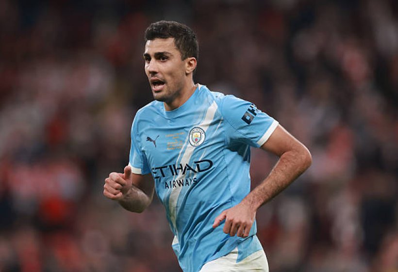 ريال مدريد يوضح موقفه من ضم رودري لاعب مانشستر سيتي